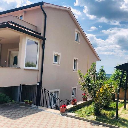 לאבין Apartments Zdenka מראה חיצוני תמונה