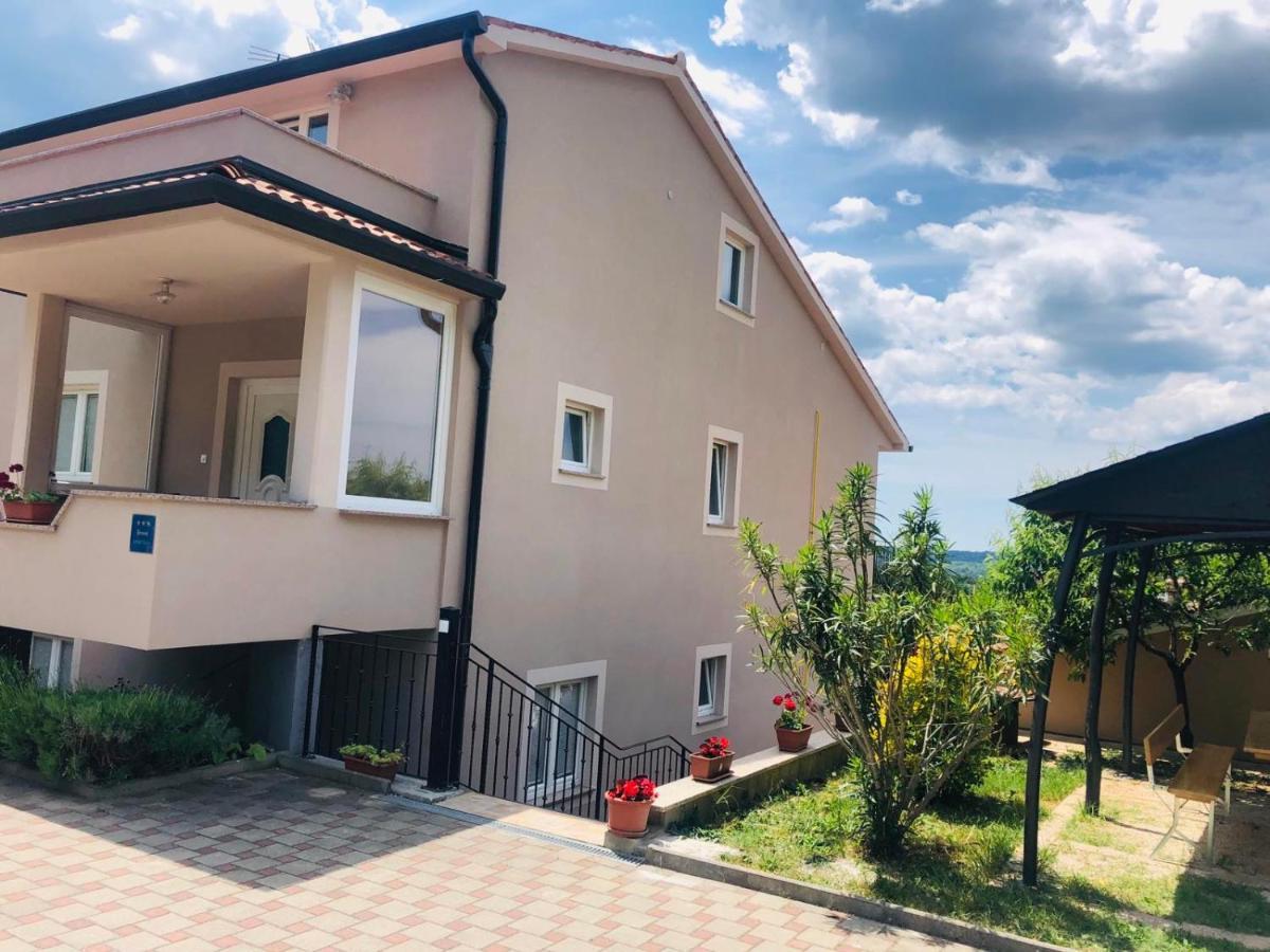 לאבין Apartments Zdenka מראה חיצוני תמונה