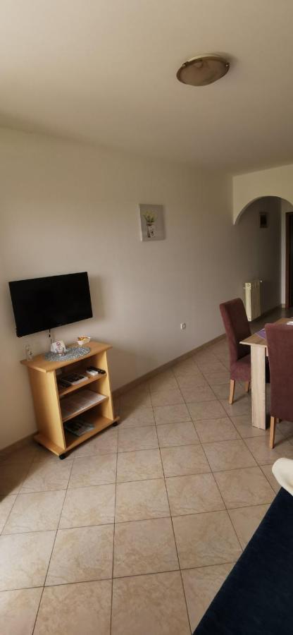 לאבין Apartments Zdenka מראה חיצוני תמונה